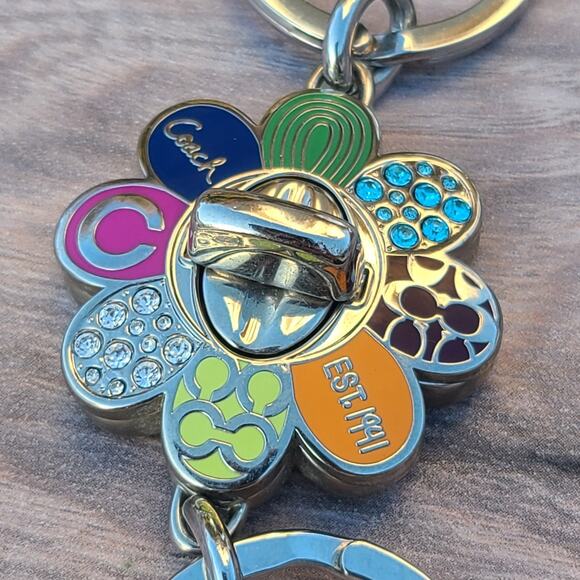 Coach Legacy Daisy Turn Lock Double Keychain 2 Piece Ring Fob - Picture 6 of 6